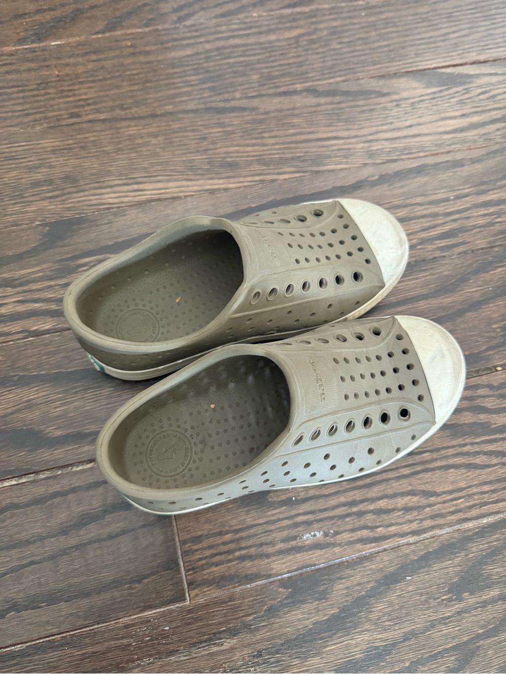 Native Jefferson - Olive Green - size 11